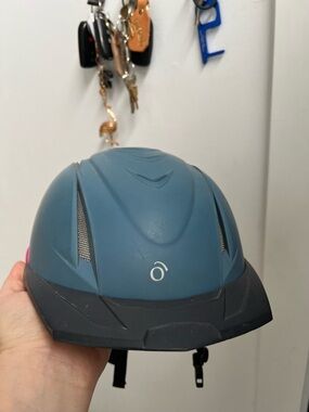 Ovation Helmet size medium